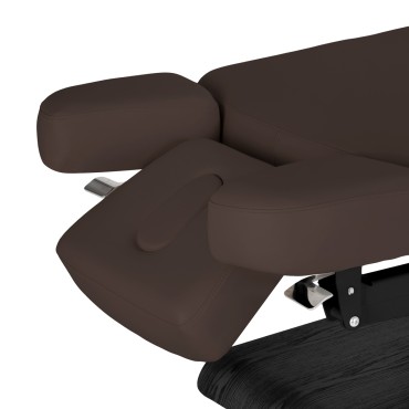 SPA lehátko Sillon Relax tmavohnedé s čiernou podnožou — detail opierky ruky