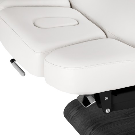 SPA-lepotuoli Sillon Relax valkoinen mustalla jalustalla — lähikuva istuimesta