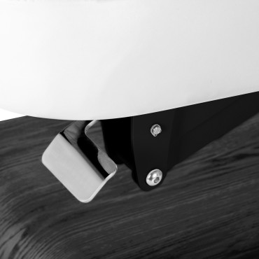 SPA lounger Sillon Relax white with black base — close-up of the base