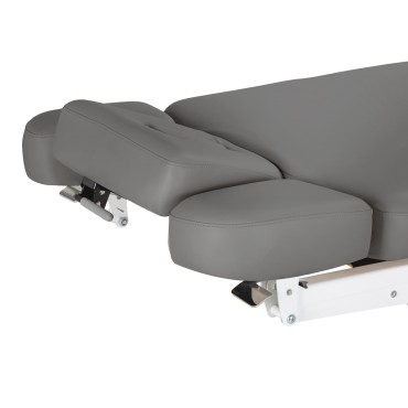 Fauteuil SPA Sillon Relax gris avec base bois clair — gros plan accoudoir