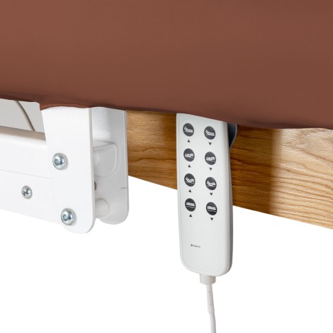 Lettino SPA Sillon Relax marrone con base in legno chiaro — primo piano dei comandi
