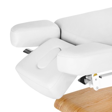 Fauteuil SPA Sillon Relax blanc avec base bois clair — gros plan accoudoir
