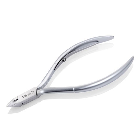 Pince à cuticules Nghia export C-08 mâchoire 12 (5 mm)