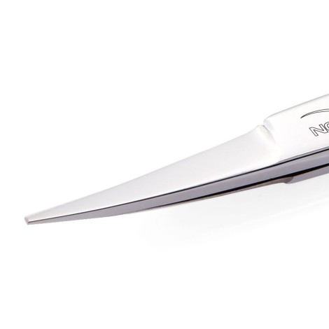 NGHIA export Augenbrauenschere es-01 — Detailaufnahme Klinge