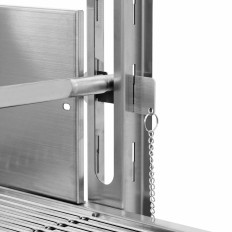 Kullgrill med elektrisk roterende stekeprøve for å bake en piglet med et deksel 13 i 40 kg 137 cm