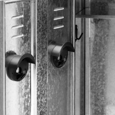 Sadelskapsrettet utstyr laget av galvanisert stål 60 x 60 x 150 cm