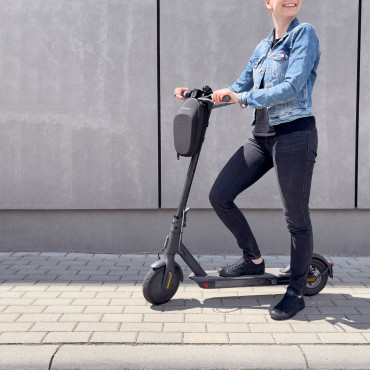 Vodoodporna ročaja Scooter torba na skuterju 4L črni
