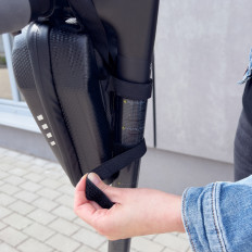 Vodotesná čelenka Scooter Bag na skútri 2 l Black