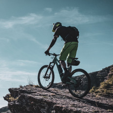 Bicykla vrecko pod sedlom vodotesné 1,5 l čierne