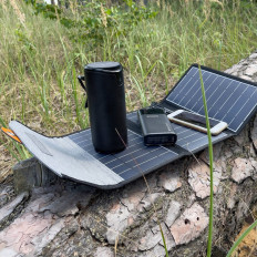 Solar Solar Turismilaadija 22W 2XUSB kõht must