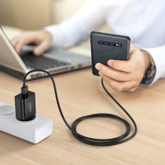 Quick QuickCharge 3.0 18 W 3A Carregador de Rede + USB 1M Black Cable