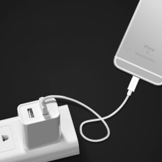 Kábel USB-A kábel - Villám MPI 1.8m Hitelesített fehér