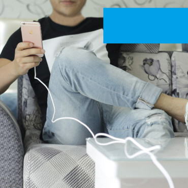 Kabel USB-kabel - strela MFI 1.8m Potrjena bela