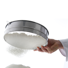 Un tamiz de panadería denso para tamizar harina. Acero de 407mm - Hendi 637838