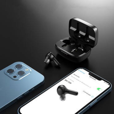 Fones de ouvido sem fio TWS com carregador solar preto