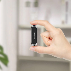 Magneettinen kahva puhelimessa kojelaudassa liimattu musta