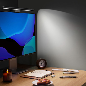 LED lampa monitora ekrānam darbvirsmas ekrāna apgaismojumam melnā un wok2
