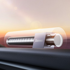 Parkeringsplate på telefonnummeret på det grå dashbordet