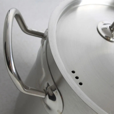 Ein Topf hoher Küchenzeile mit einem 2,8 l-Deckel. 160 x 140 h - Hendi 837108