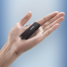 Bärbar TF / SD-kortläsare under USB 3.0 Svart