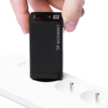 Polnilnik GAN 65W z USB-C QC 3.0 PD črnim pristaniščem