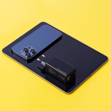 Polnilnik GAN 65W z USB-C QC 3.0 PD črnim pristaniščem
