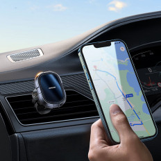 Punho de carro magnético para um telefone cinzento a tela