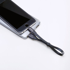 Platt kabel USB iPhone Lightning Cable med handtag 2a 23cm svart