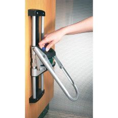 Screater Ecopress Paina PET-pulloja jopa 2l asennettuna seinään