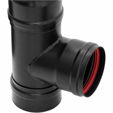 Um conjunto de tubos de chaminé para um fogão de pellet de aço carbono. 80 mm