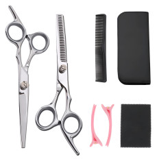 Een set van kappersgereedschap voor een baard in een geval van een stripper-top van clips - 7 EL.