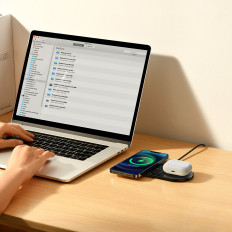 Dual Qi brezžični polnilnik z USB-C 20W zaslonom - črna