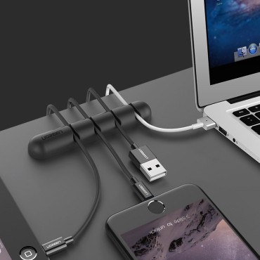 Organizador maneja hasta 4 cables de alambres autoadhesivos - Negro