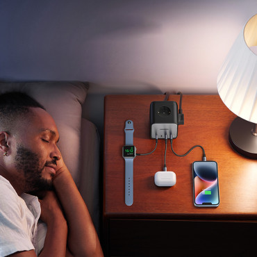 Polnilnik Power Strip AC 240V GAN 2X USB-C2X USB-A 3X AC 240V - črna