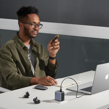 Universālā tīkla lādētājs USB 2xusb-C E E ES / UK / ASV - melnie spraudņi