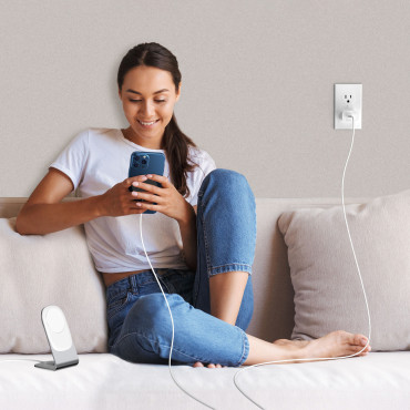 15W QI induktsioonlaadur MAGSAFE + magnetilise seista telefoni jaoks - valge