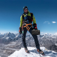 Portatīvais tūristu PowerBank Power Station 281Wh 300W LED - melns