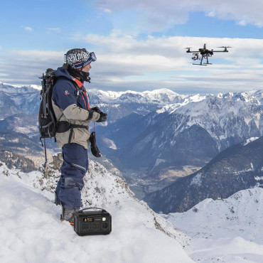 Portatīvais tūristu PowerBank Power Station 281Wh 300W LED - melns