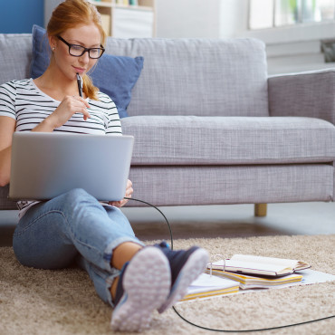 Kabelski kabel za nakladanje in prenos podatkov USB-C 1M - Črna
