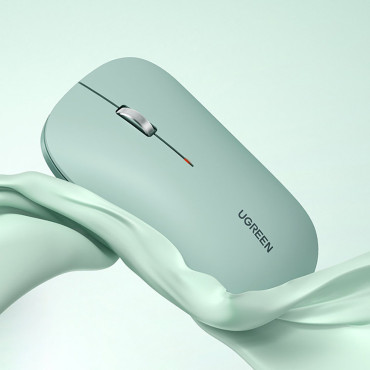Un pratico mouse wireless a un computer USB grigio