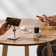 Kompakt 3x USB 17W fekete rakodó fekete
