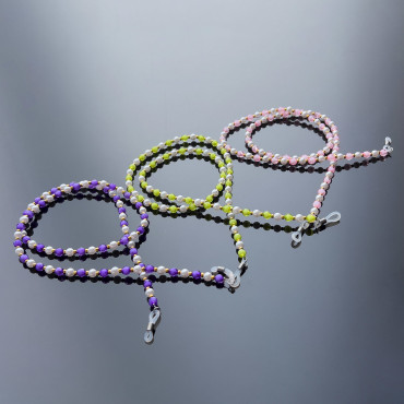 Ķēdes kulons glāzēm purpura pērles