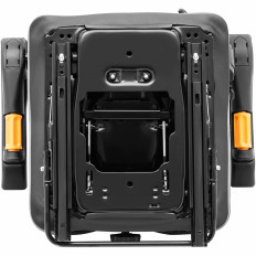 Sitz. Ein Stuhl mit Armlehnen und einem Streifen für den Traktor einstellbar. Ein 42x47 cm Sitz