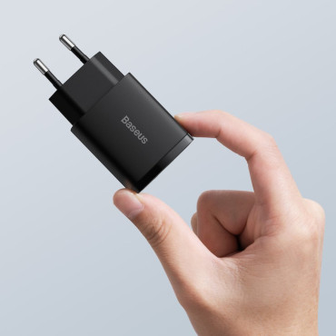 Carregador de rede preto USB USB-C 20W 3A PD QC 3.0