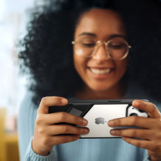 Stingrs korpuss ar gēla rāmi un stendu iPhone 13 pro melnā krāsā