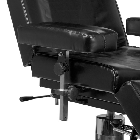 Sedia tatuaggi professionale PRO INK 210h nera — primo piano del bracciolo
