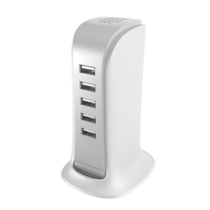 A5eu Polnilnik za pet 5x USB naprav z vgrajenim belim omrežnim kablom