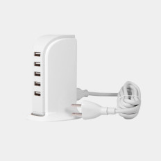 Carregador A5eu para cinco dispositivos USB 5x com um cabo de rede branco embutido