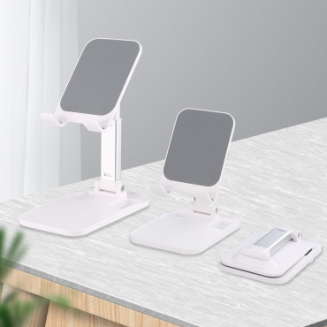 Stand-vouwwinkel op tablet Tablet 4-8 '' op een wit bureau