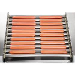 Roller Gril s krytom valca BBQ. Oheň v klobási. 11 Rolls